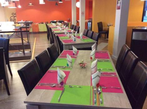 1-Lourdes-Asian-delices-salle.jpg