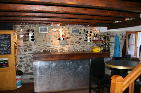 4-CAFE-ST-GERMAIS-BAR-WEB.jpg