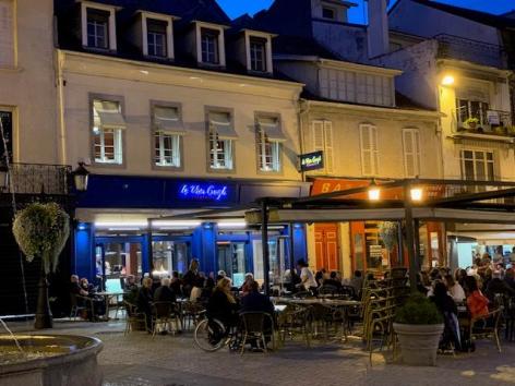 0-Lourdes-restaurant-le-Van-Gogh-1.jpg