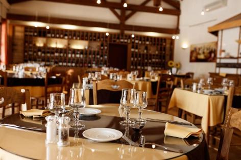 4-Restaurant-Solenca-Gers--Herve-Leclair.jpg