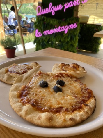 4-pizza-petite-plage.jpg-sit-2.jpg