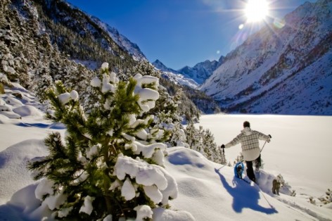 4-BALADE-EN-RAQUETTES-2-HPTE-MATTHIEU-PINAUD-OT-CAUTERETS.jpg