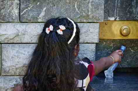 9-lourdes-fontaine.jpg