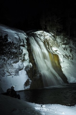 5-Cauterets-Pont-d-Espagne-la-nuit.jpg