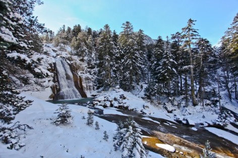 3-Cauterets-Pont-d-Espagne-en-hiver.jpg
