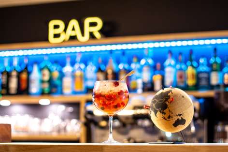 2-Garden-City---Bar-1-min.jpg