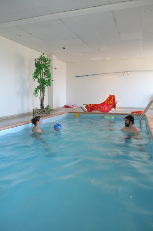 2-HPRT90---Royal-Peyragudes---piscine.jpg