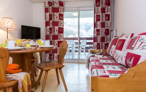 4-tmp45B2-location-ski-saint-lary-soulan-residence-odalys-soleil-d-aure-4-SALON.jpg